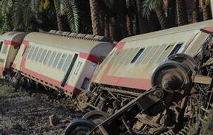 埃及吉萨一辆火车脱轨 伤亡情况暂不明