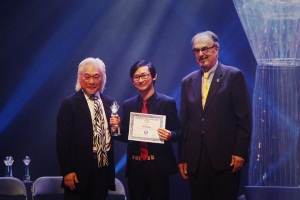 深圳选手喜获中国第一个近景魔术世界冠军