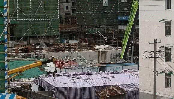 安徽六安市碧桂园工地围墙和活动房坍塌，致6人死亡多人受伤