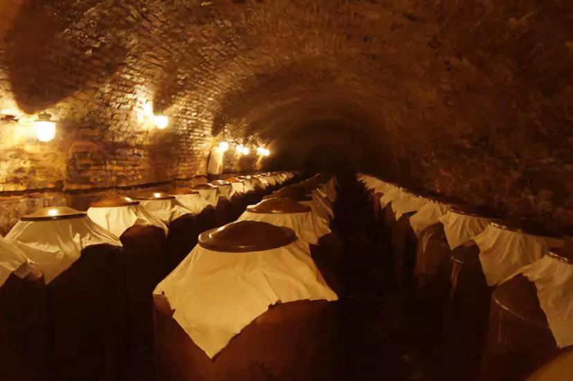 将百年文化沉淀在醇厚酒香中，这家酒厂集团做到了！