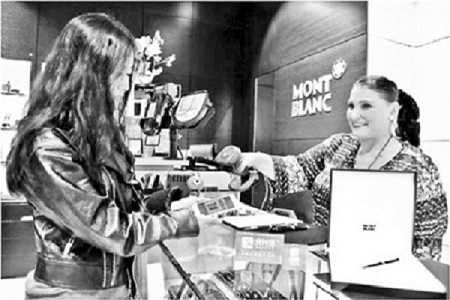 暑期&ldquo;抢人&rdquo; 多国移动支付呈几何级增长 中国游客成香饽饽