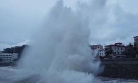 台风“贝碧嘉”在越南引发洪水和山体滑坡致１０人死亡
