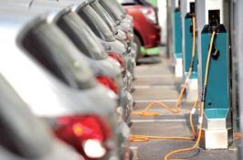 多项政策酝酿出台 新能源汽车再迎利好