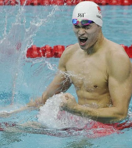 孙杨斩获200米自由泳冠军 八年等待终梦圆雅加达