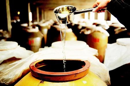 9家酒企上半年业绩全线飘红 高端酒量价齐升是主因