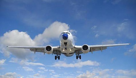 首航航班备降追踪：旅客乘船抵澳门 回忆惊魂一刻