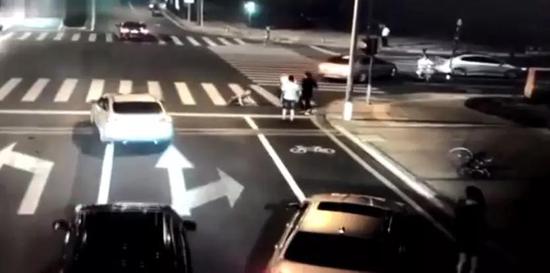 昆山反杀案引思:应避免正当防卫成为“僵尸条款”