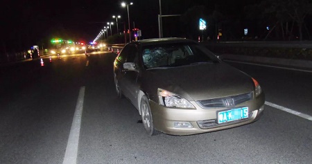 顺风车闯大祸17岁少年被撞飞监控现惊人画面