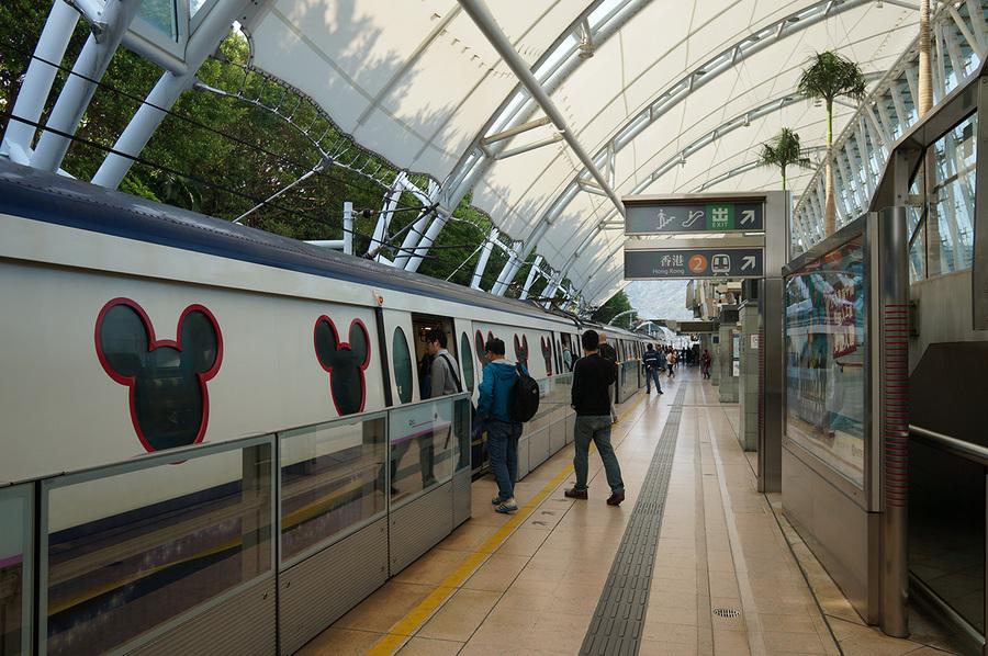 香港特区行政长官林郑月娥澄清港铁三大不实传闻