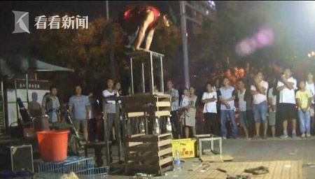 无腿杂技哥拒乞讨被骗婚30多次称仍相信爱情(图)