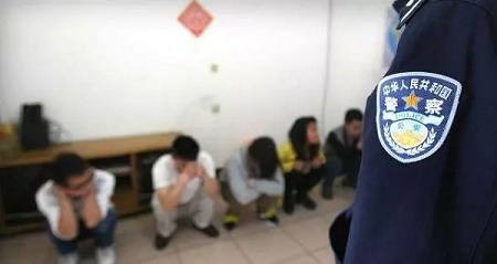 小伙陷传销勒死监工报警辩方：是正当防卫