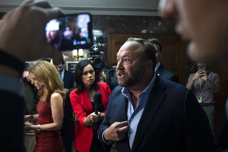 存在&ldquo;歧视行为&rdquo;：Twitter永久封禁极右媒体帐号