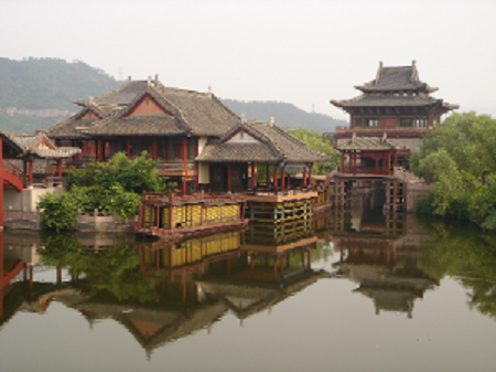 提前布局低线城市成果显著横店影视上半年各项财务指标行业领先