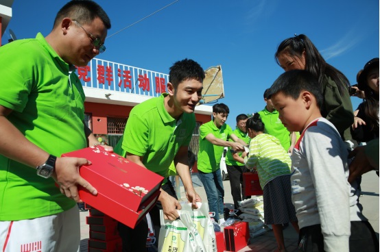 宁夏60年庆，德缘善行堂扶贫入村到户