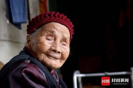成都&ldquo;最牛00后&rdquo;庆生：六世同堂将迎来118岁生日
