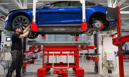 特斯拉员工：公司阻止员工建立工会发现就被解雇