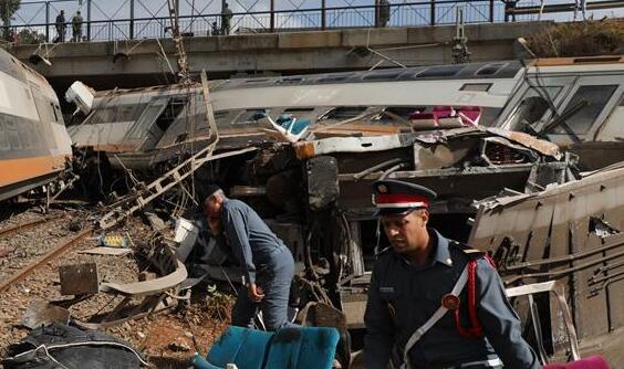 摩洛哥火车脱轨事故造成９０多人死伤