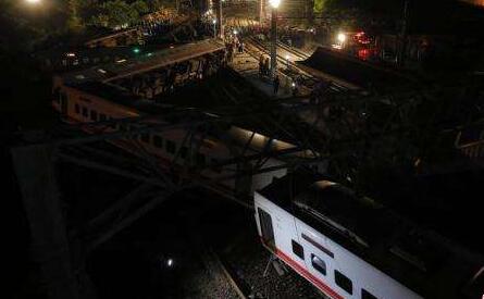 台铁出轨事故：大陆游客1重伤1轻伤