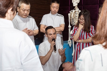 引领美业蜕变新方式，倪氏日式徒手美骨悄然走近