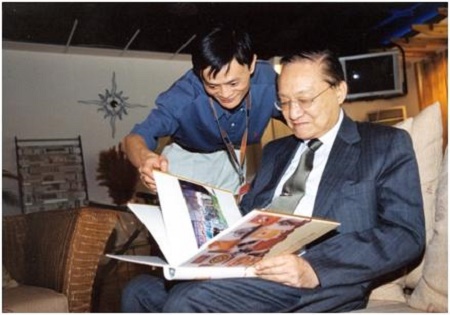 马云撰文悼金庸：若无先生不知是否会有阿里