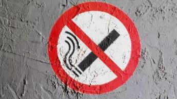 中国城市控烟难在哪里：多地立法严控 监管仍存空白