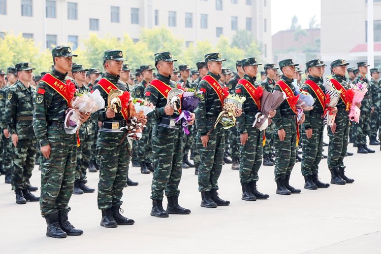 青春从枪口迸发——探寻新生代“狙神”侯旭波成长之路