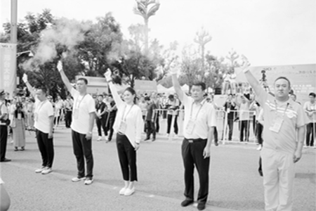 2018环邢台国际公路自行车赛大众组激情上演