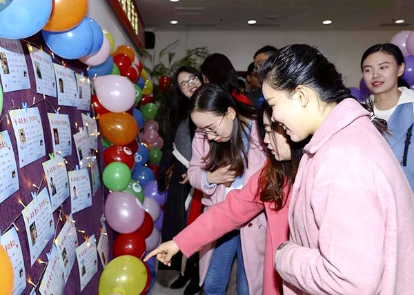 军嫂鹊桥相亲会与解放军某部联合举办军地联谊活动 