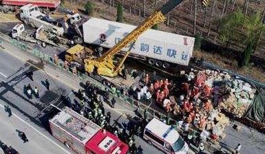 大广高速平舆段多货车追尾续：已致9死9伤