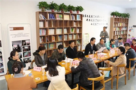 济南市文广新局一行到威海壹海忆城城市书房参观调研