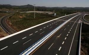 交通部拟规定：新建收费公路须达高速公路技术标准