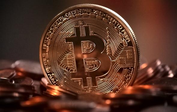 比特币2018年跌幅近八成 2019年抄底还是观望？