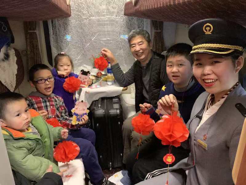 列车上的元宵——幸福整个旅途