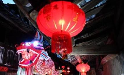 今天才是中国传统“情人节”你计划赏灯约会吗？