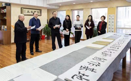 国家及省市侨联视察《中国共产党百年文献百卷文钞》创作基地