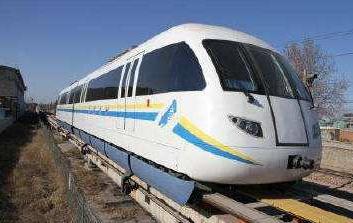 中国首列无人驾驶磁浮列车明年下线