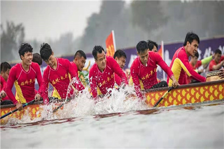 2019年中华龙舟大赛在海南万宁拉开战幕