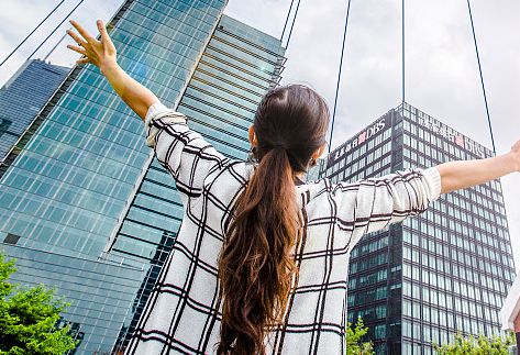 “漂女孩”图鉴：原谅我不想过一眼望到头的生活