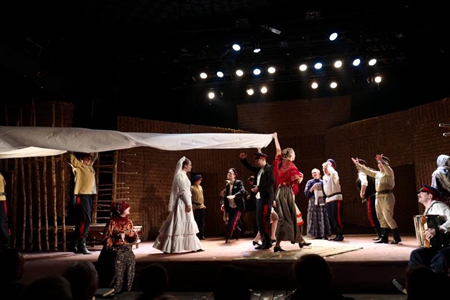 八小时史诗巨作《静静的顿河》演出将搅热五一小长假