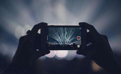 短视频行业延续两极格局下沉 市场扛起未来增长大旗