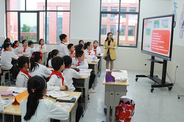 江苏如皋市举行小学阶段“大阅读”教学展示观摩培训暨2019年春季“读书节”活动　　