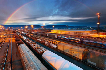 我国铁路去年旅客运输增长9.4%，货物运输增长9.2% 呈现出“新增长、新发展”的态势