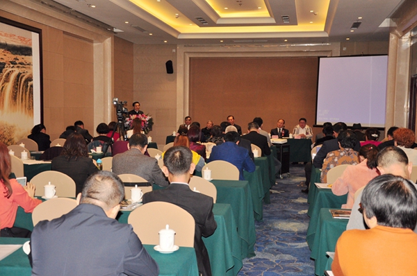 学习解读2019中央一号文件座谈会在京举行，助力农业农村优先发展做好“三农”工作