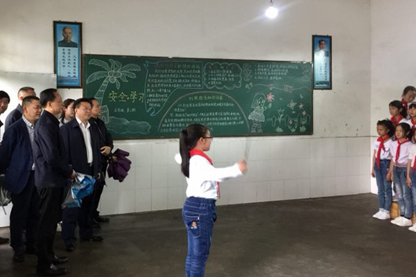 ​湖南衡阳县委书记曾秀视察调研教育工作，保障校园一方净土