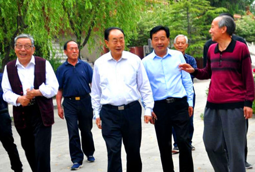 河南新安县金斗山孝道文化建设迎客来