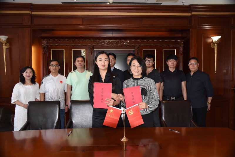 智慧赋能，助企腾飞——爆品人生工作室与香港国际网络电视台正式签约合作