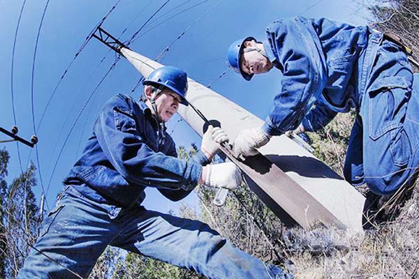 【壮丽70年奋斗新时代】河南辉县供电：摘帽不摘责任