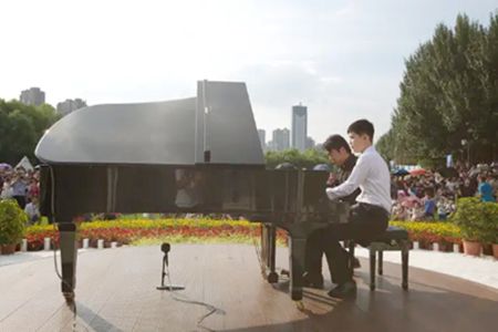 第三届郎朗钢琴广场演出季在沈阳举行