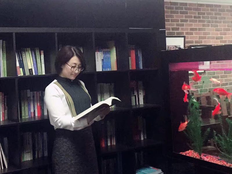 智慧赋能 助企腾飞：走进爆品人生的台前幕后