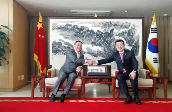 2019丝绸之路国际合作首尔论坛开幕  九八七酒业携手百家莞商应邀参加